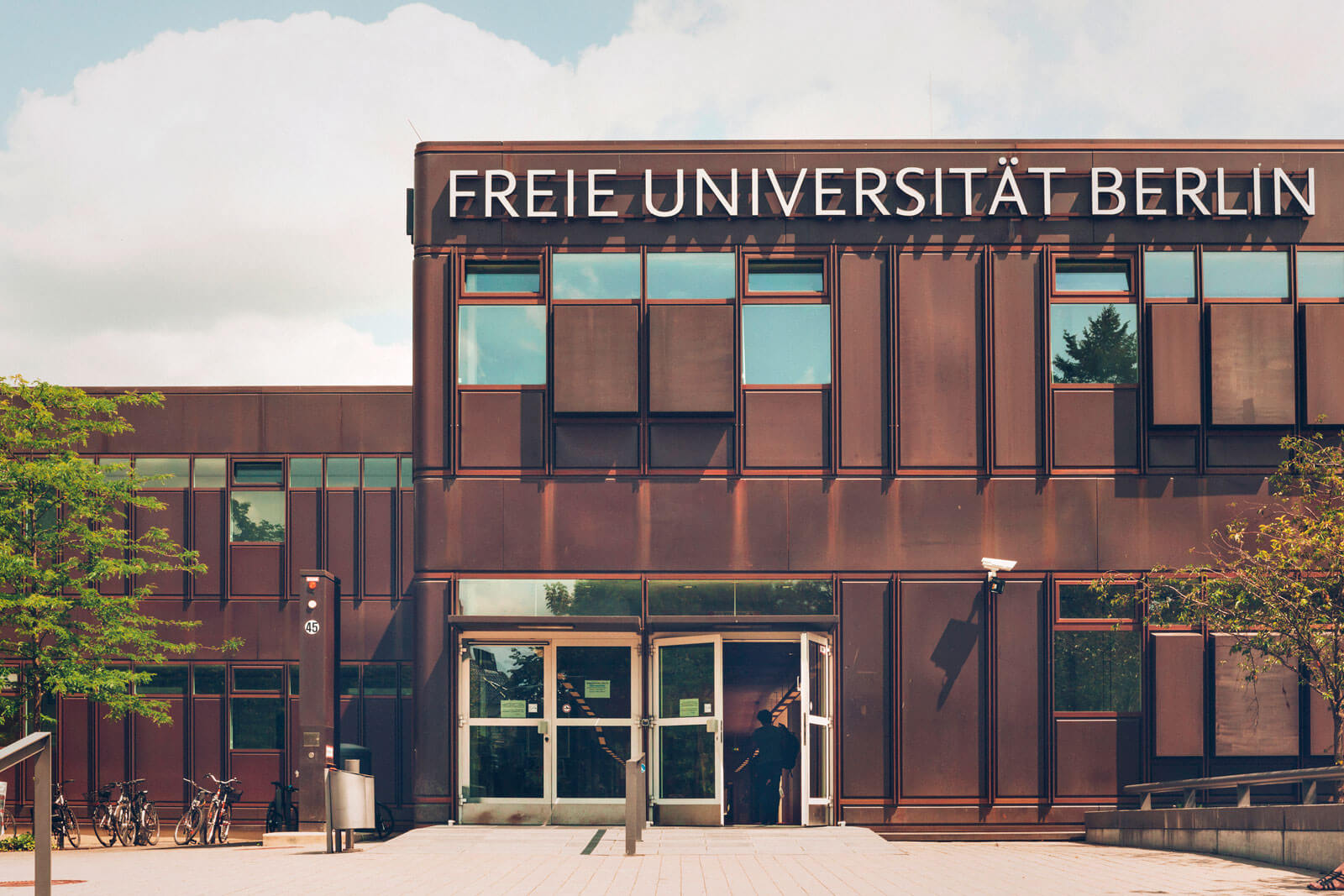 Freie Universität Berlin - بهین آتیه